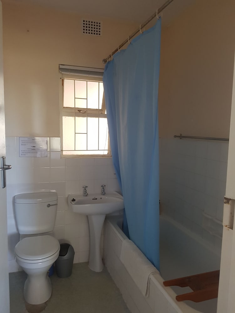 Фото Melkbosch Guesthouse