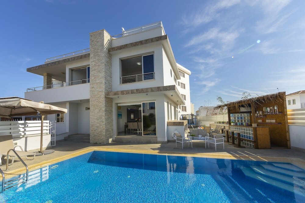 Фото Вилла Seafront Protaras Luxury Resort