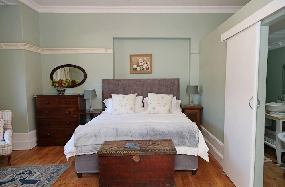 Фото Newington Place