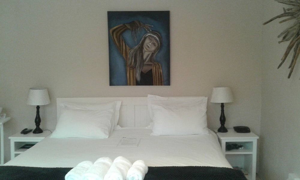 Фото La Boheme Bed and Breakfast