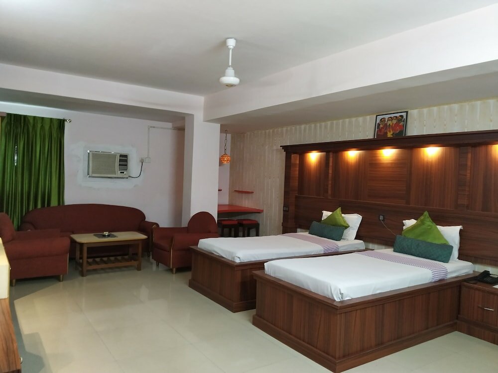 Фото Hotel Centre Point Tezpur