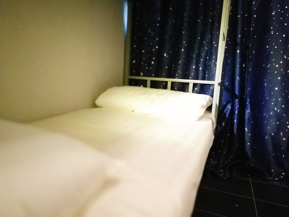 Фото Urban Hostel