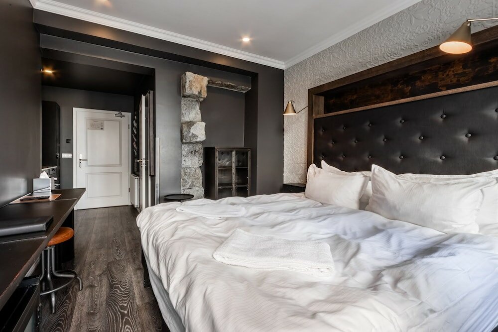 Фото Vintage Hotel Apartments