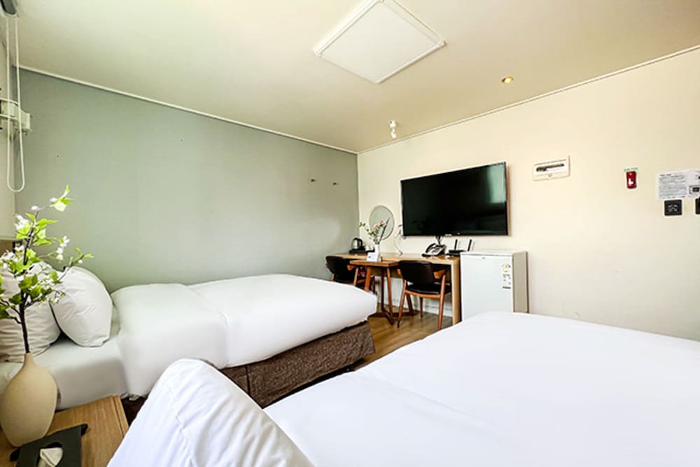 Фото Malu Hotel Suwon