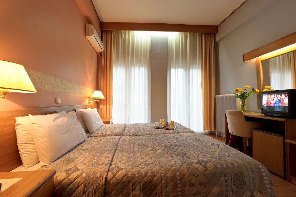 Фото отеля 2