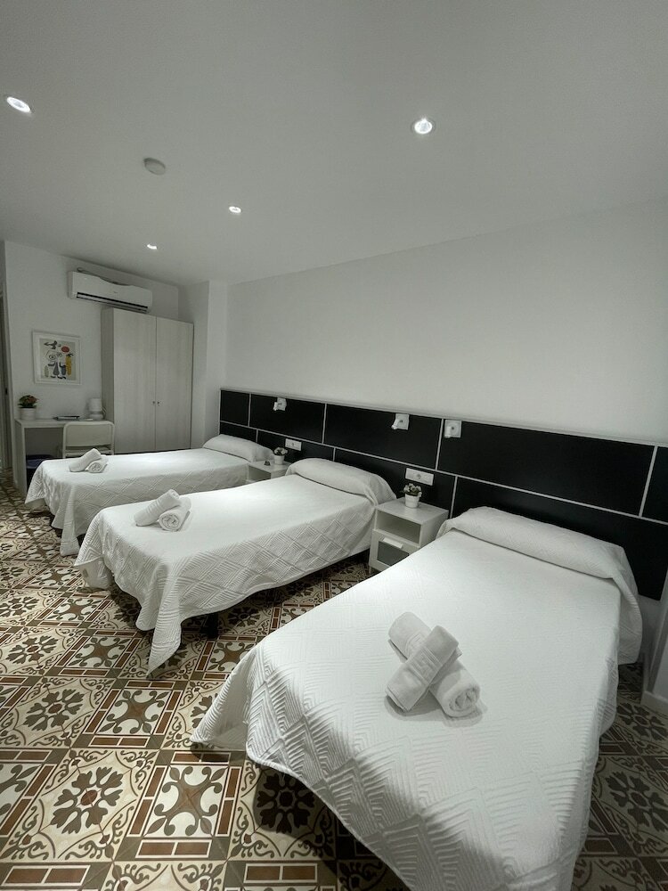 Фото Hostal Nova