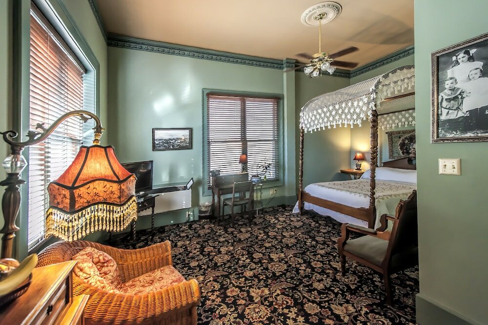 Фото The Weinhard Hotel