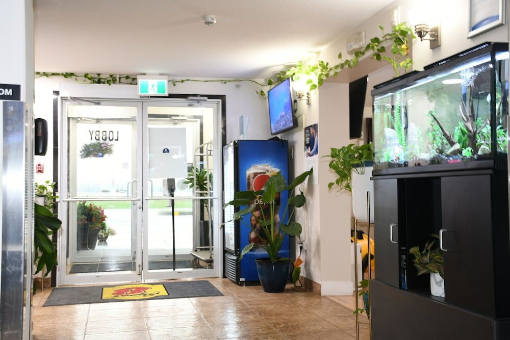 Фото Super 8 by Wyndham Fort McMurray