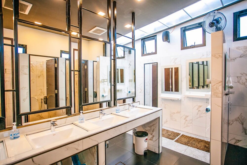 Фото D-Well Hostel