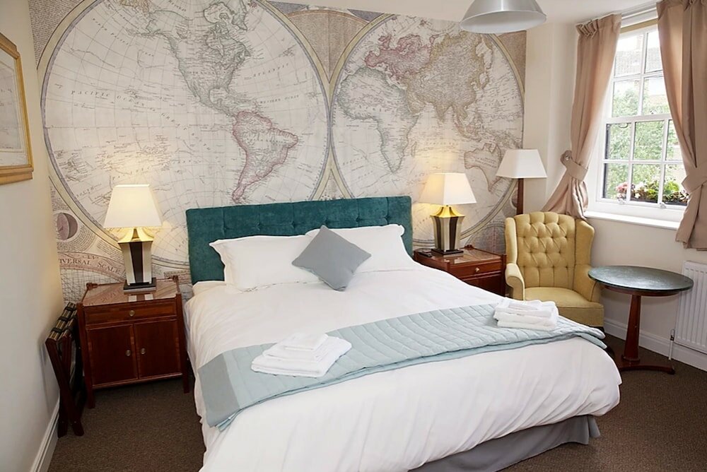 Фото The Captain Cook Hotel