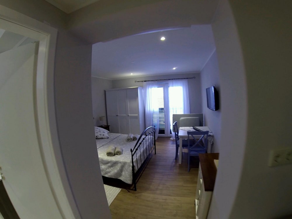 Фото Apartments Villa Mirjana