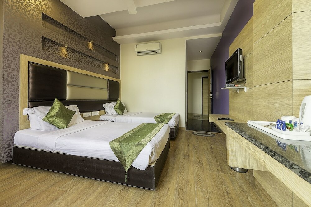 Фото Hotel Aroma Residency