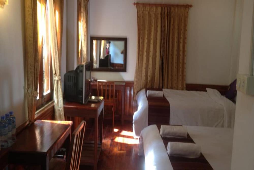 Фото Namkhan Riverside Hotel