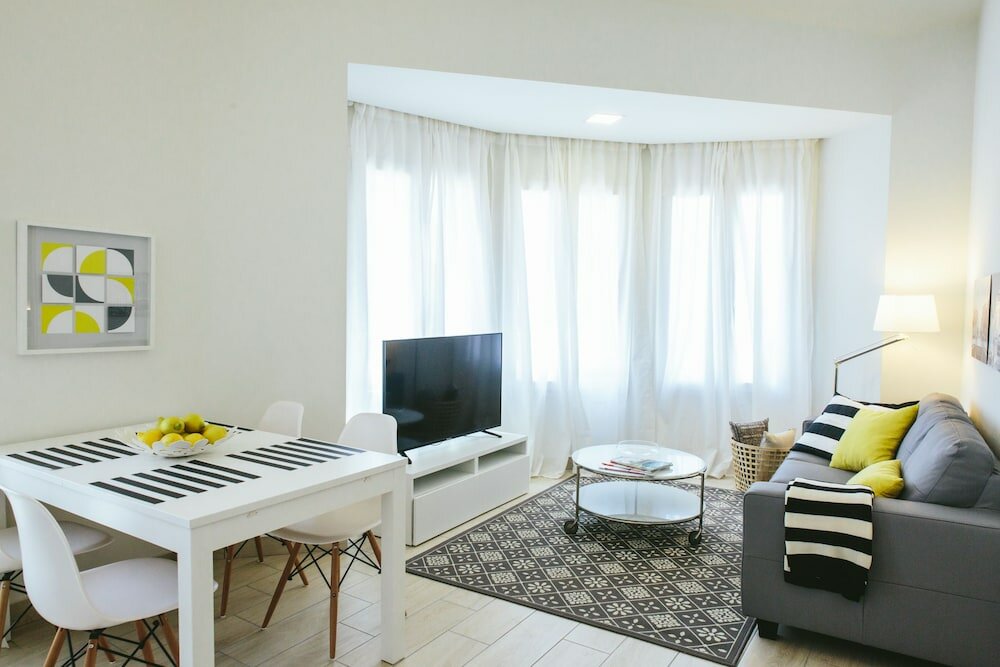 Фото Apartamentos Poeta Quintana