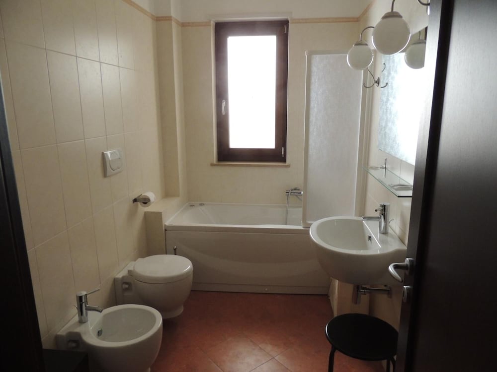 Фото Affittacamere B&b Domus Taranto