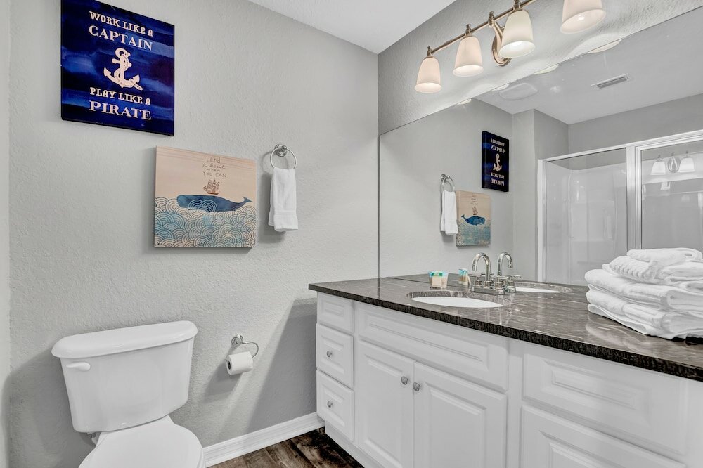 Фото Runaway Beach Club Resort