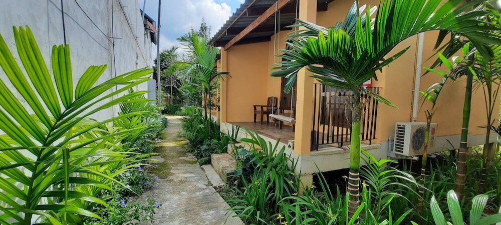 Фото Mountain Blue Cottage