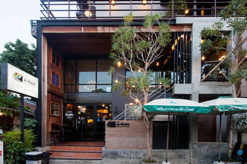 Фото The Arak Bed Bar and Hostel