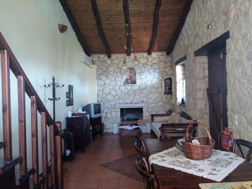 Фото Arethousa Villas