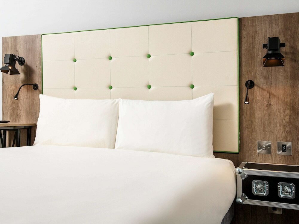 Фото Ibis Styles London Ealing