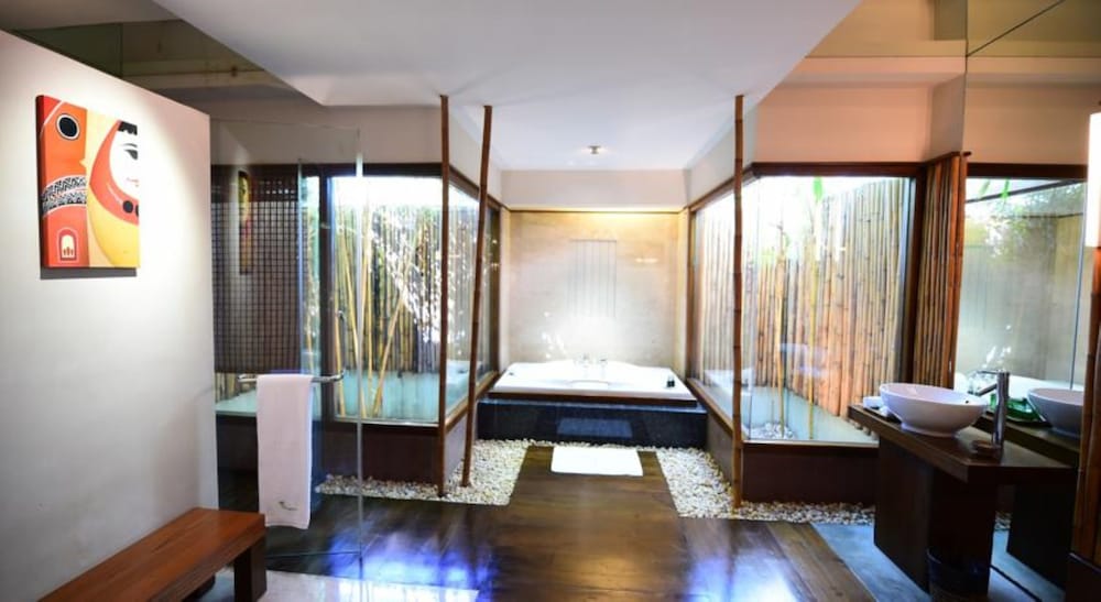 Фото The Thingaha Nay Pyi Taw