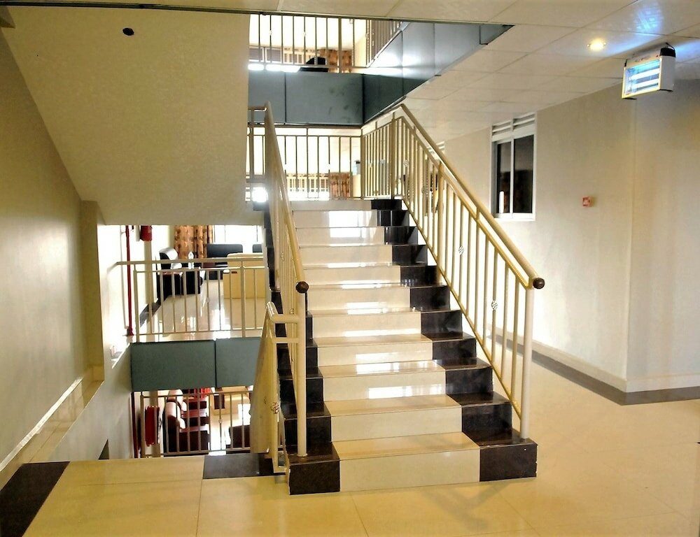 Фото Ravens Hotel