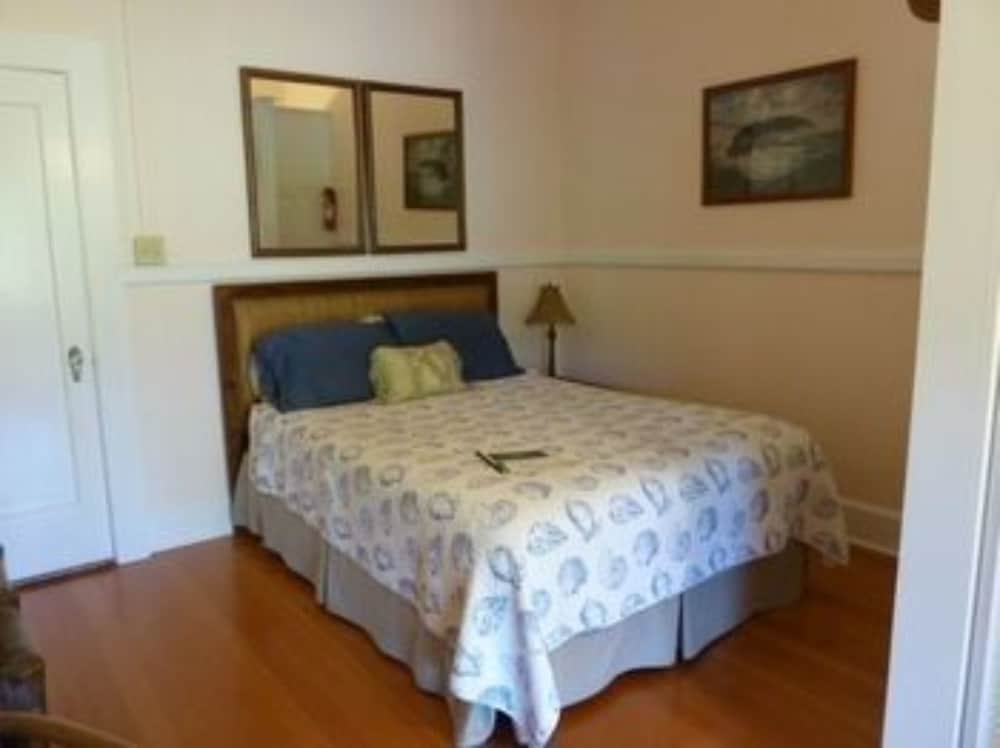 Фото Old Hawaiian B and B