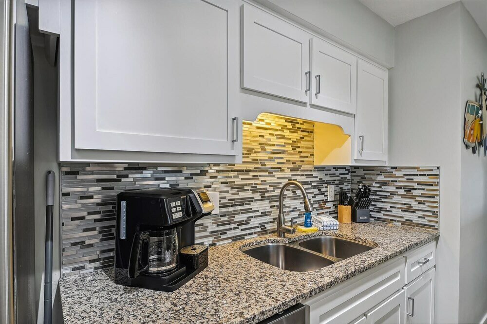 Фото Endless Summer E3 by Book That Condo