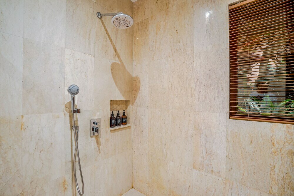 Фото Frangipani Villa Kuning At Berawa