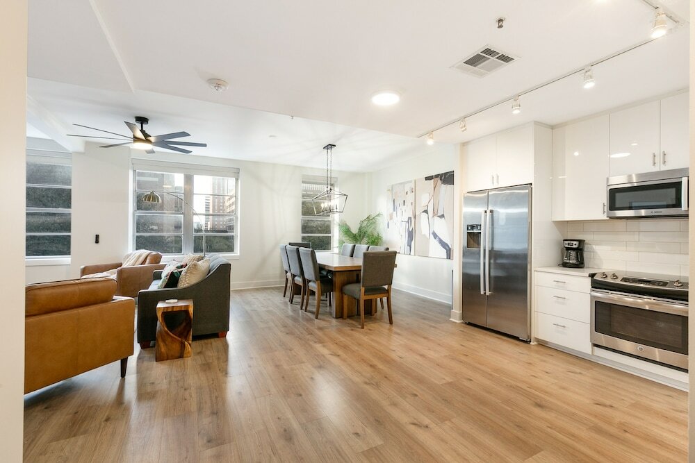 Фото Heart of Nola Modernized 4br Condo Gem