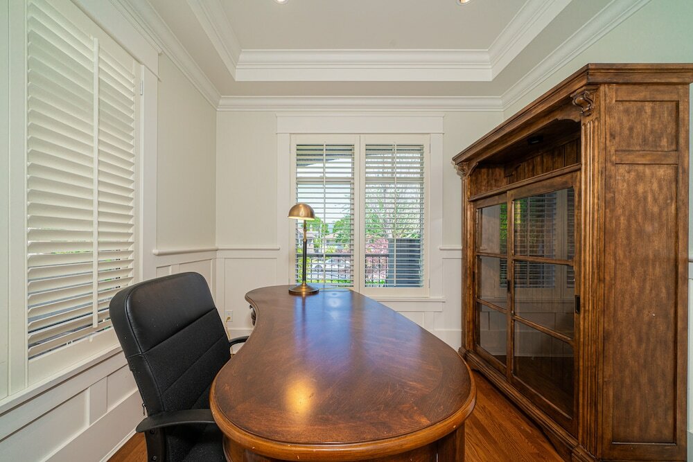 Фото Elegant & Cozy Escape West Vancouver