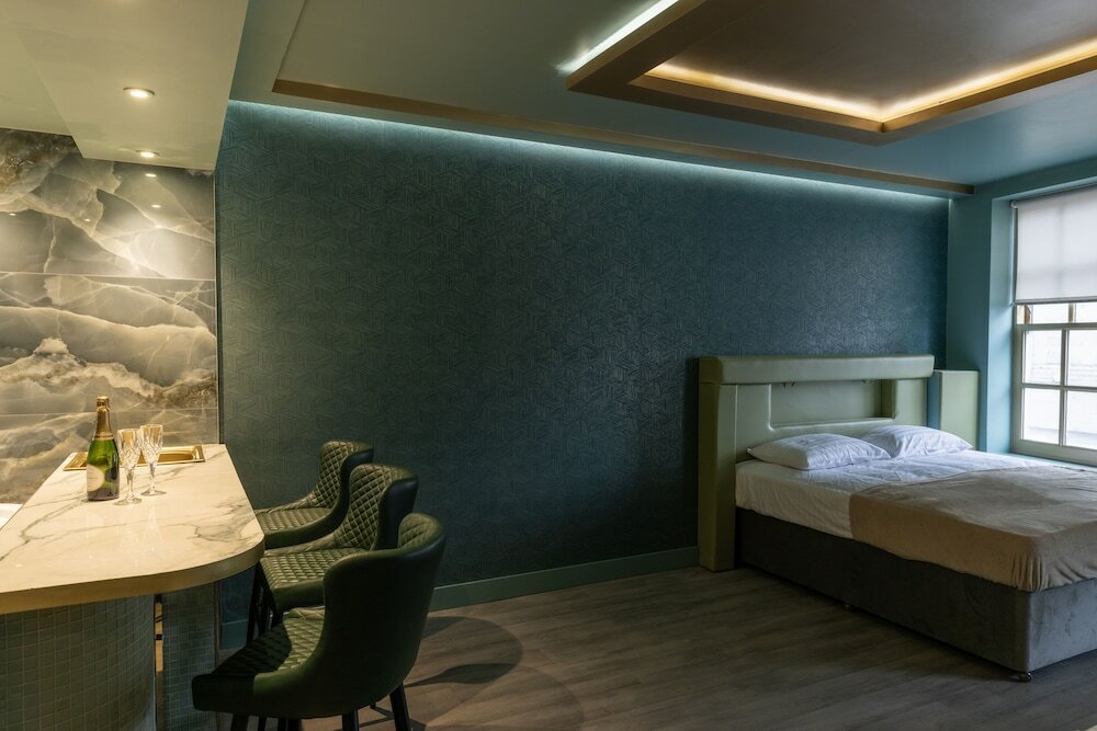 Фото Mischief Liverpool