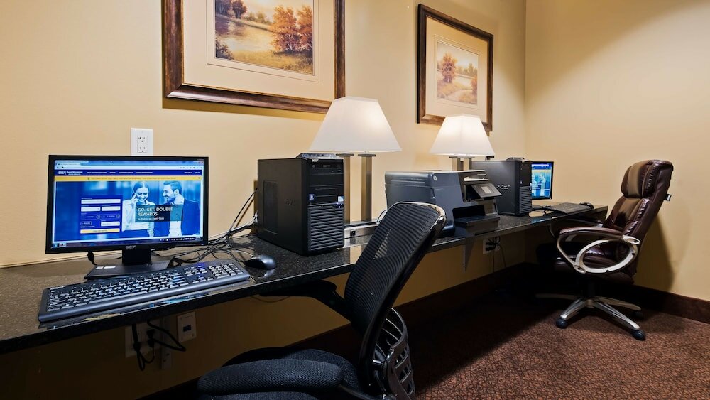 Фото Best Western Plus Grand Island Inn & Suites