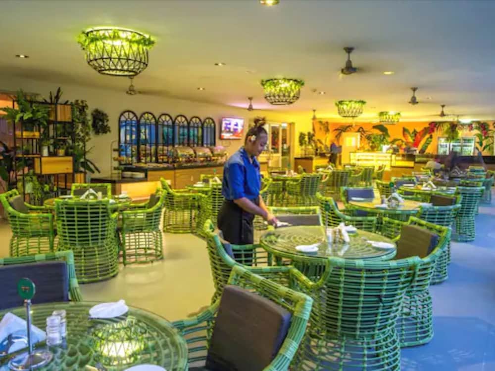 Фото Heritage Park Hotel