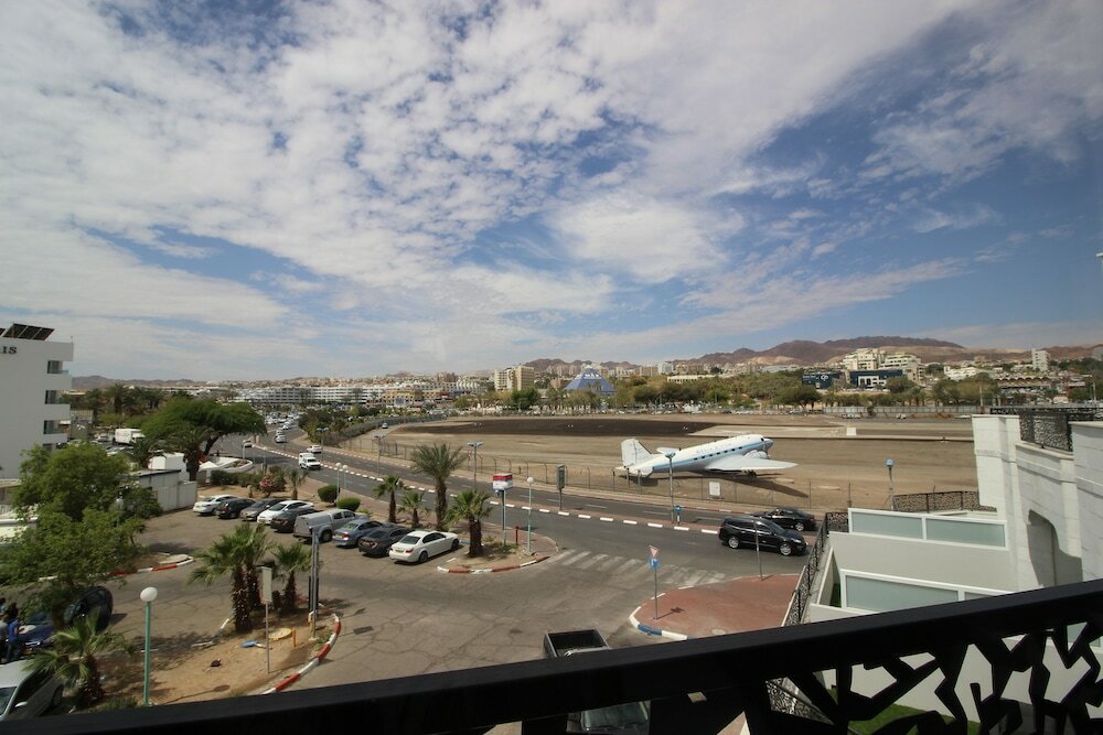 Фото Rich Royal Suites