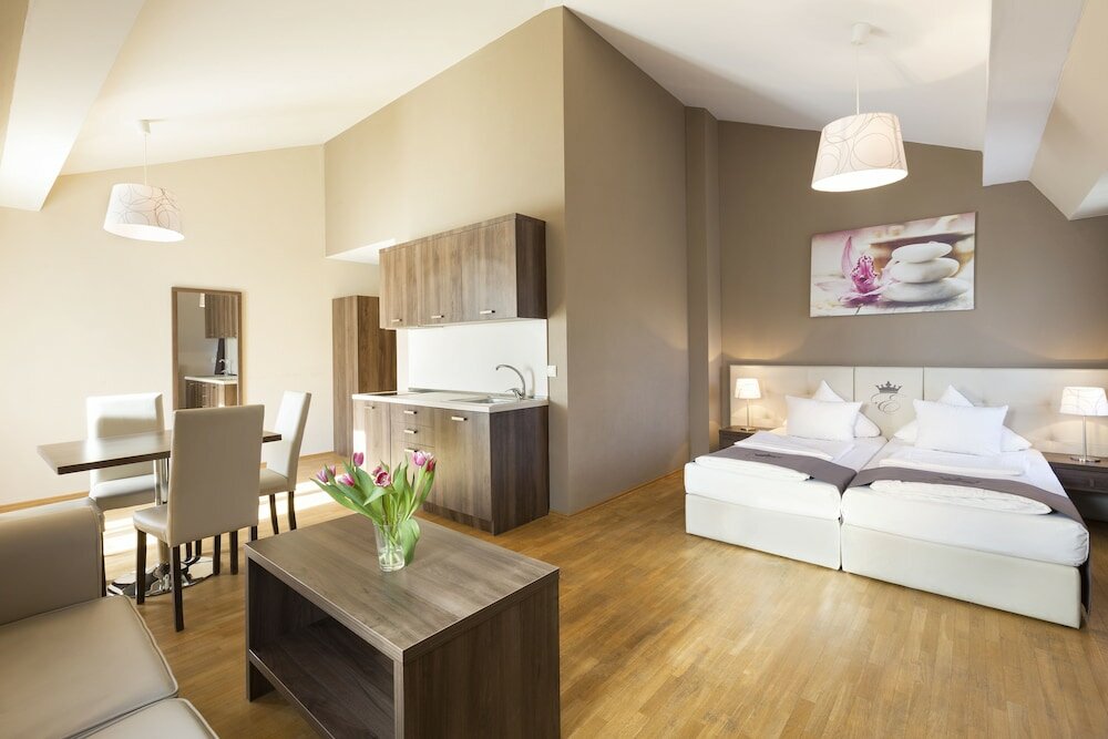 Фото Empress Hotel