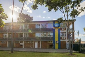 Гостиница The N1 Hotel & Campsite Victoria Falls