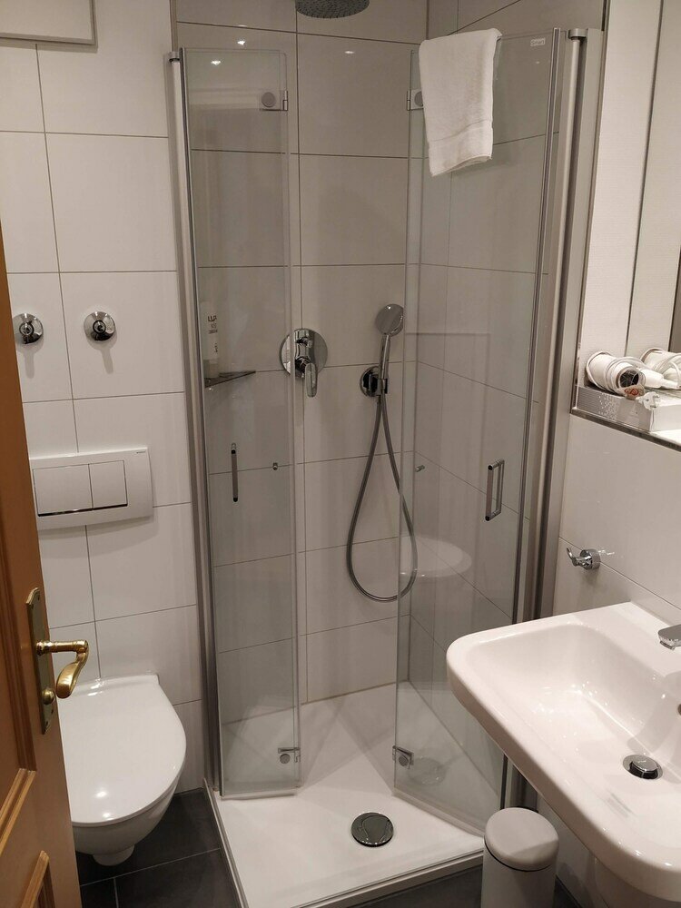 Фото Hotel Restaurant Vinothek Lamm