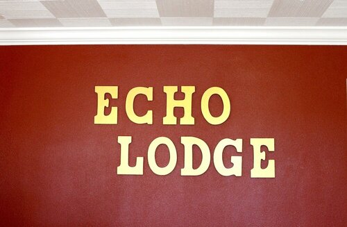 Гостиница Echo Lodge в Вест Сакраменто