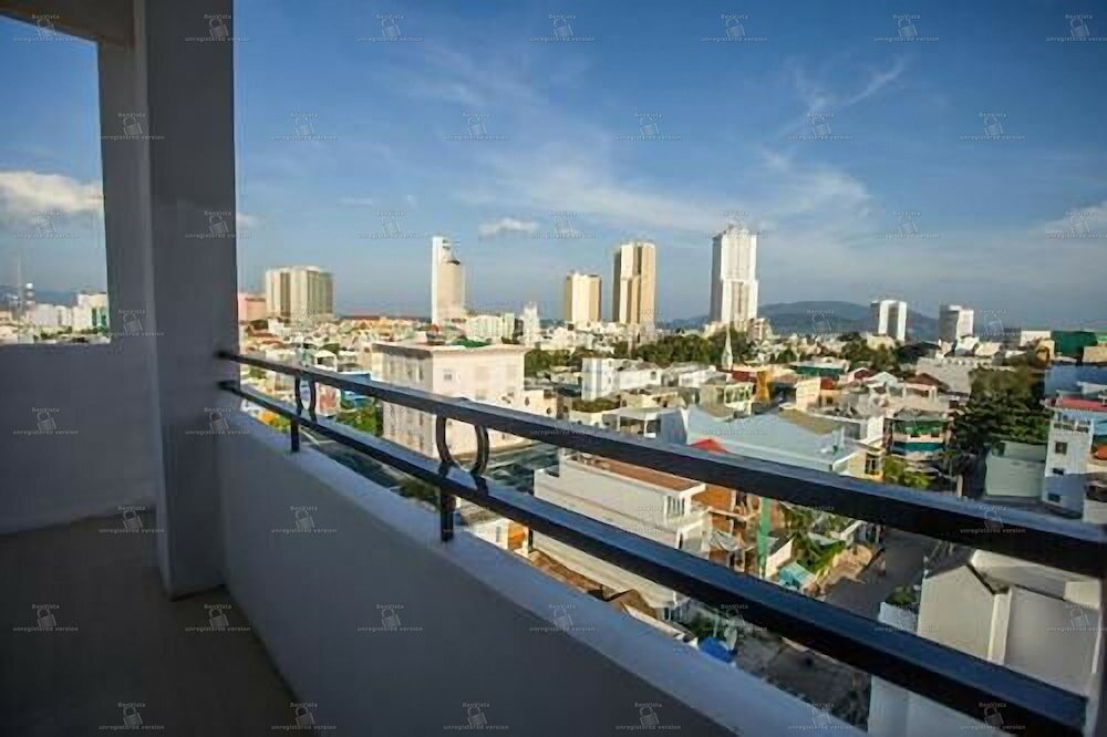 Фото Golden Tulip Hotel