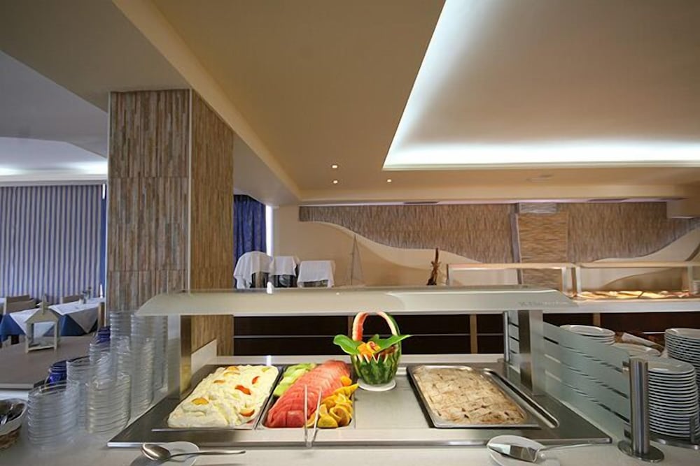 Фото Castro Beach Hotel