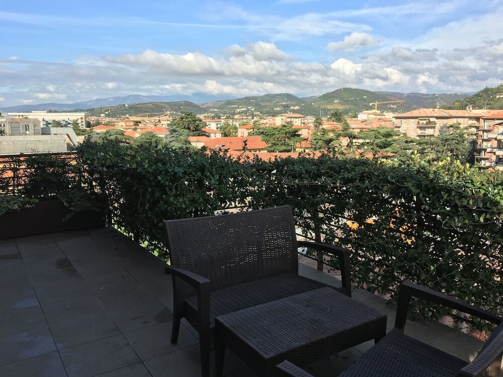 Фото Nuova Opera Rooms