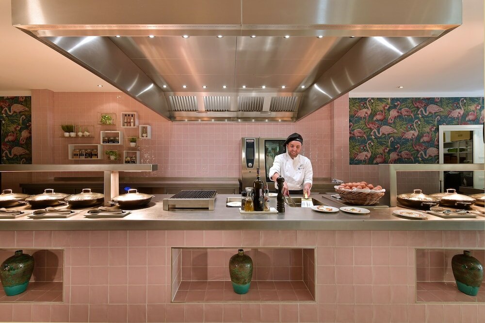 Фото Van der Valk Hotel Nazareth - Gent