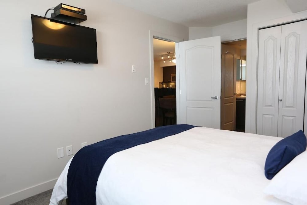 Фото East Village Suites