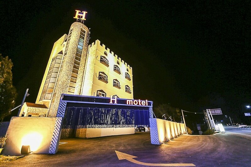 Гостиница H motel в Конджу