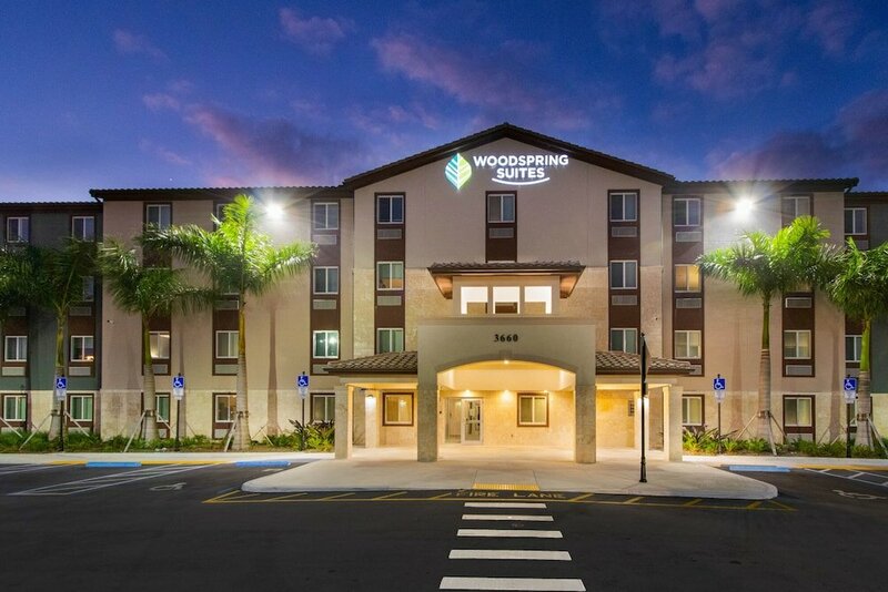 Гостиница WoodSpring Suites Jacksonville - South