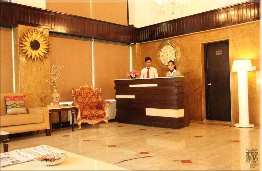 Фото Batra Hotel