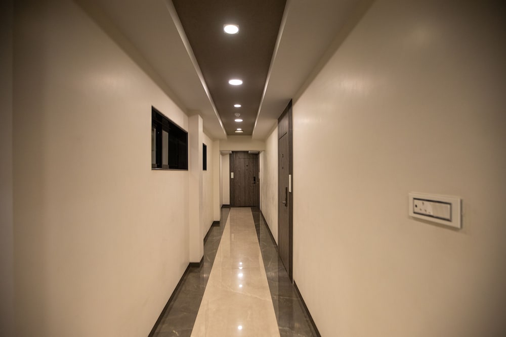 Фото Hotel Naaz Executive Near T2 Airport