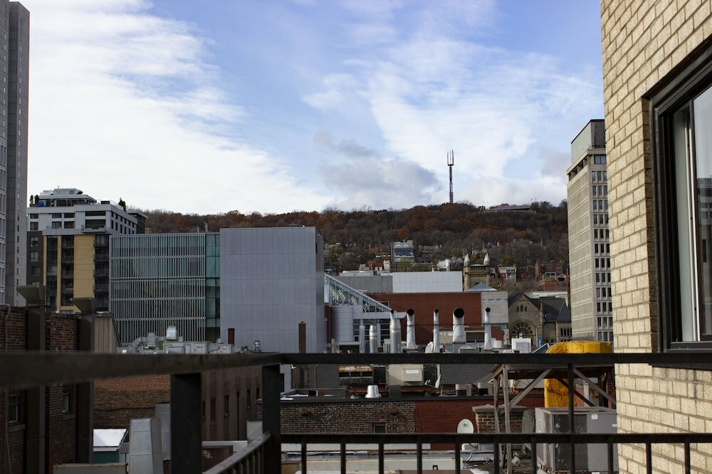 Фото Golden Castle In Montreal