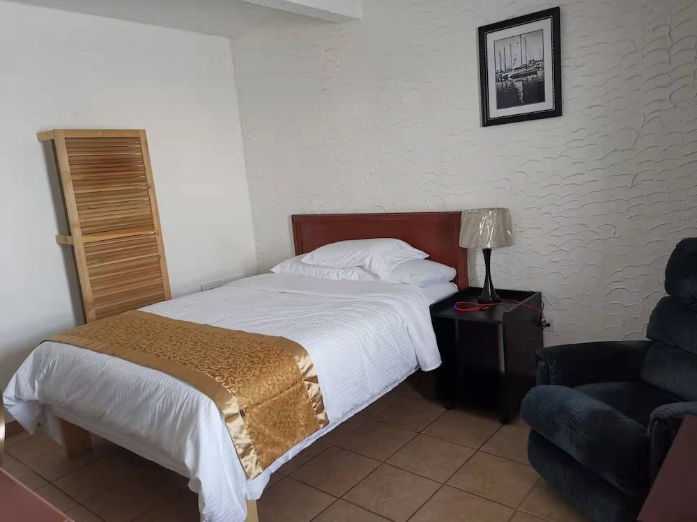 Фото Dundurn Motel